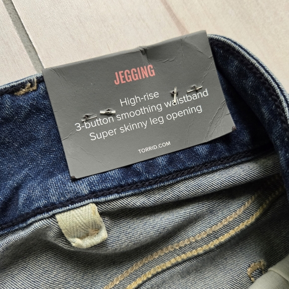 NWT Torrid High Rise Soft Jeggings - Picture 15 of 16